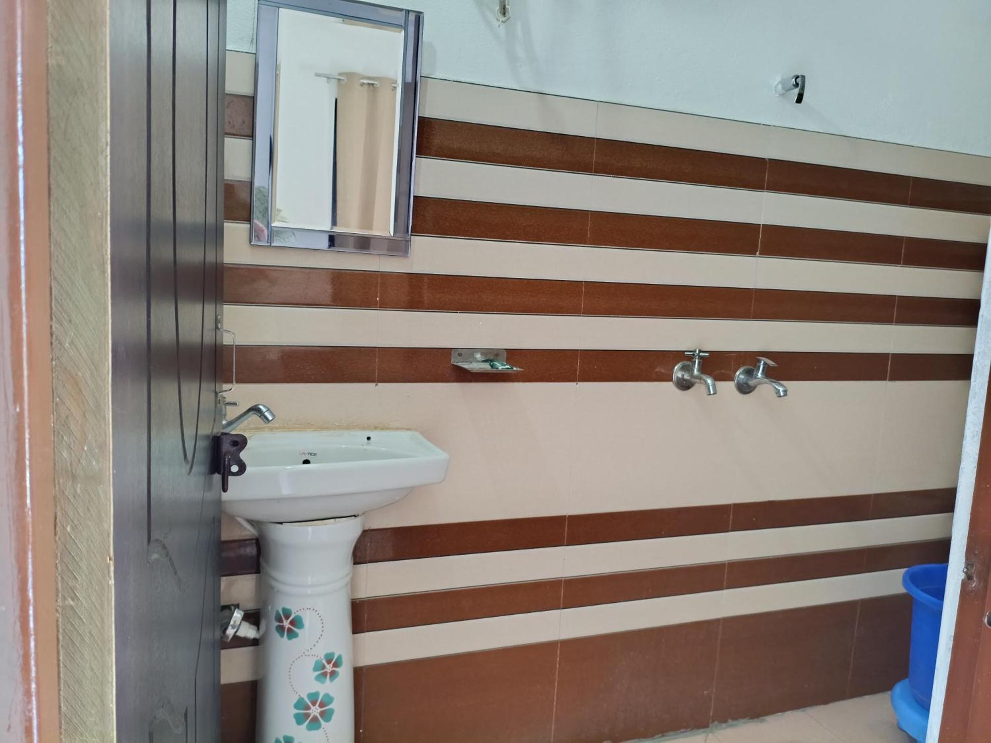 Mayur Homestay Ukhimath Екстериор снимка